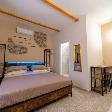 Anna's - Itaca 3*